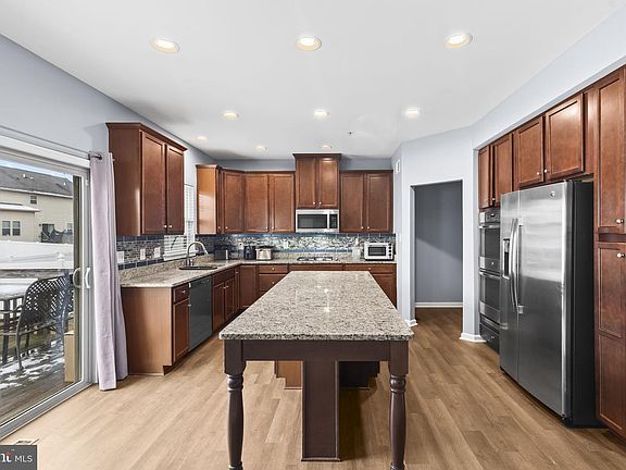 2nd image of 3577 Lupton Ct