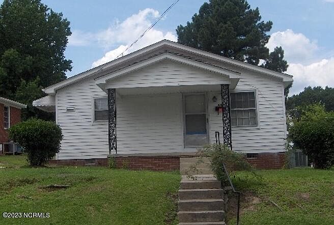 1st image of 100 S Summit Street
