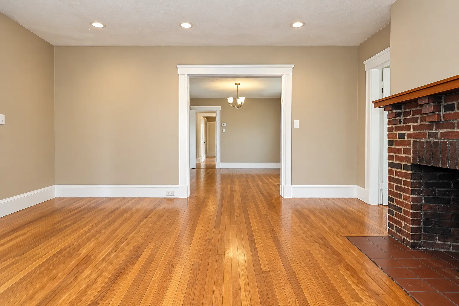 3 bed, 1200 sqft, $3,500 — Photo 4