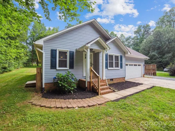 806 Costner St, Lowell, NC 28098