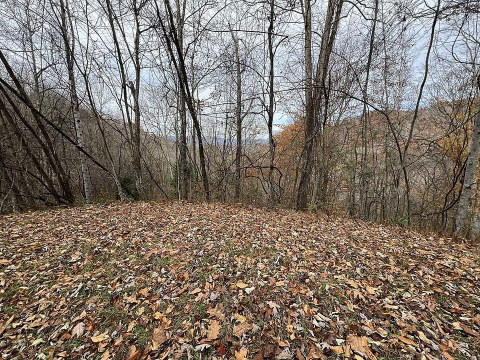 1st image of 7 Deer Ridge Rd