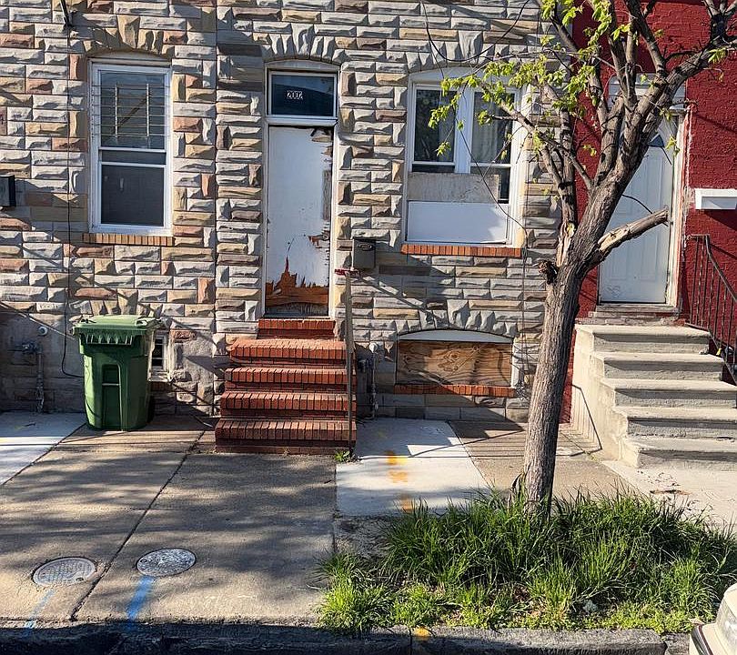 1st image of 2002 Ramsay St