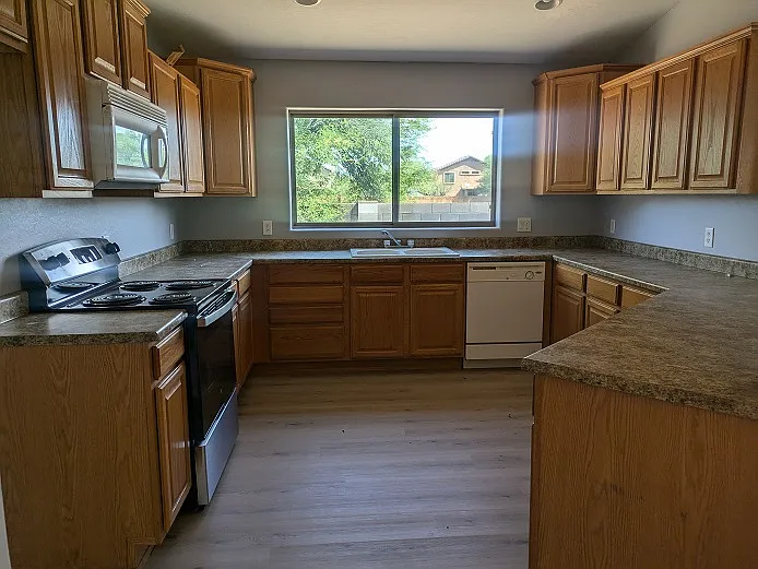 1206 W Prior Ave — Photo 8