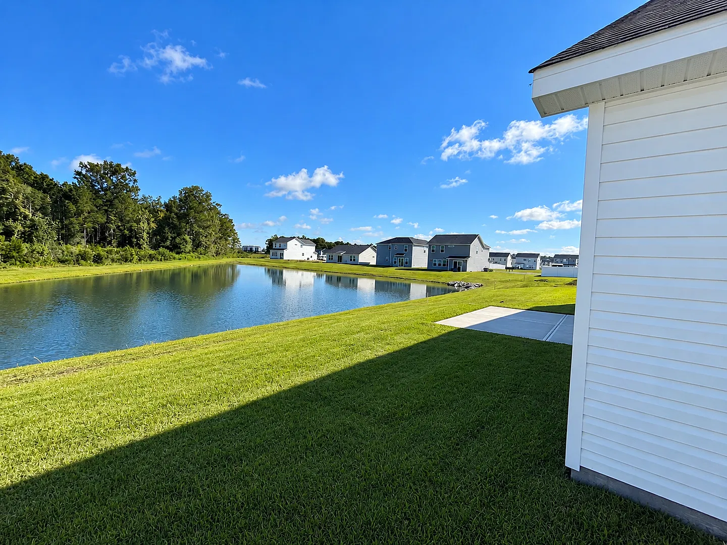 Brand New 3br 2.5bth - Pond View - No Hidden Fees — Photo 3