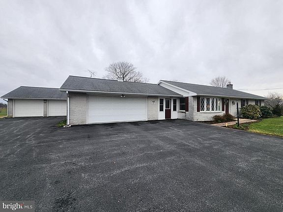 3rd image of 1847 Hossler Rd