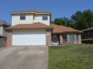 4220 Canyon Trl, Lake Worth, TX 76135