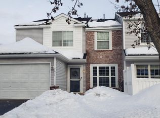 7631 Arboretum Village Ct, Chanhassen, MN 55317