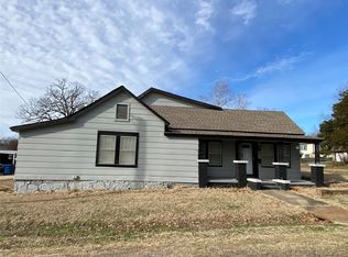 307 NW 1st St, Wilburton, OK 74578