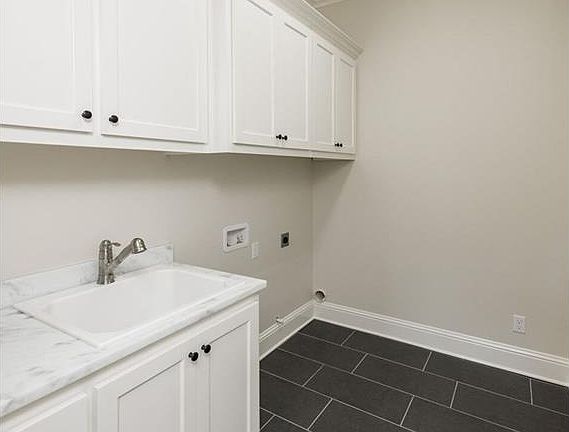 5th image of 2103 Bridgewater Ave #388