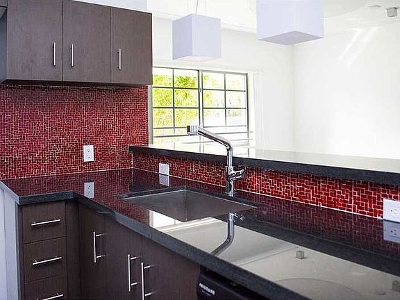 5th image of 1515 Euclid Ave #105