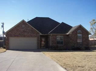 1611 Silver Oak Dr, Blanchard, OK 73010