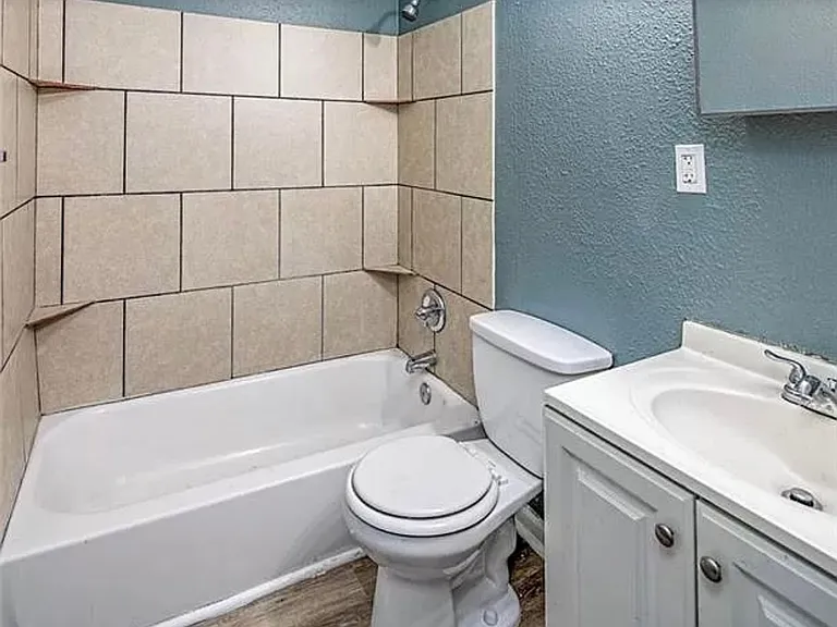 5011 Brooklyn Ave — Photo 11