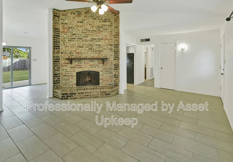 1306 Clearview Dr — Photo 7