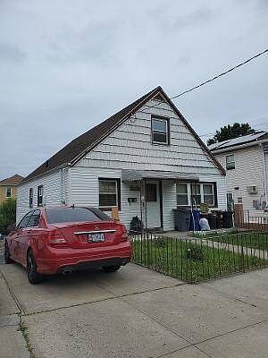1st image of 1033 Quincy Ave