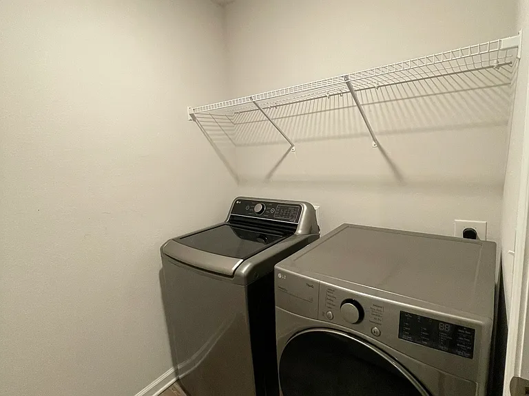 5240 Peach Dr — Photo 17
