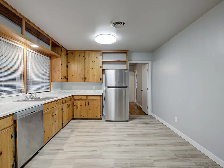 1641 Marian Dr — Photo 3