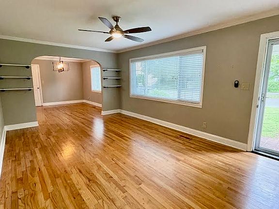4th image of 4413 Lonsdale Dr