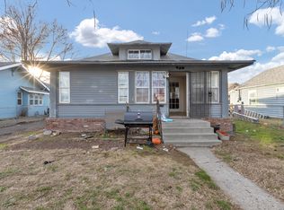 709 S 8th St, Sunnyside, WA 98944