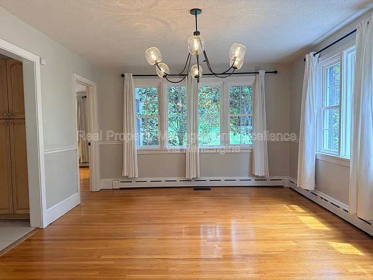 620 Carr St — Photo 11