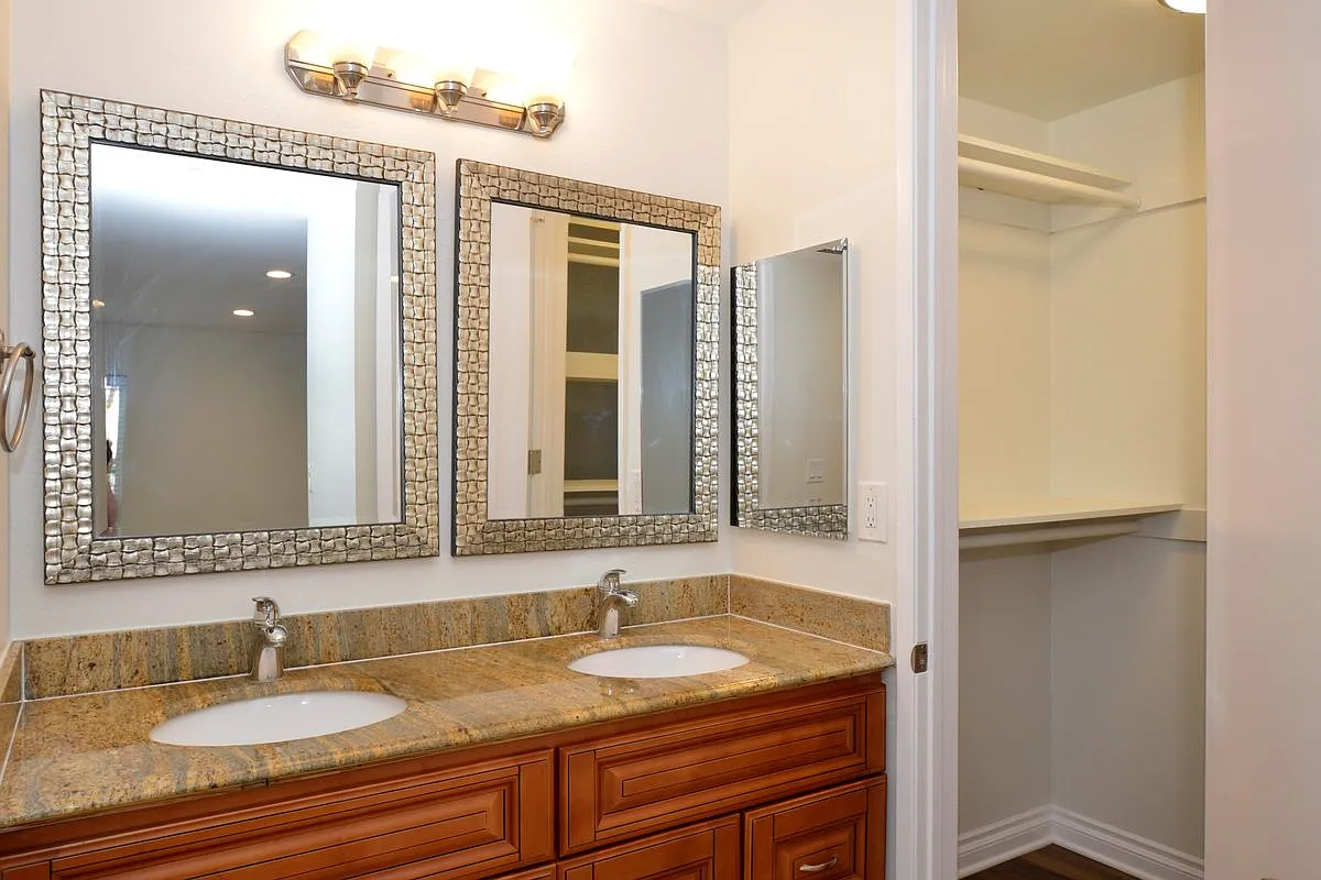 2 bed, 2.0 bath, 1029 sqft, $3,250 — Photo 3