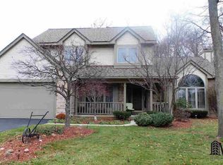 3538 Deepwood Dr, Lambertville, MI 48144