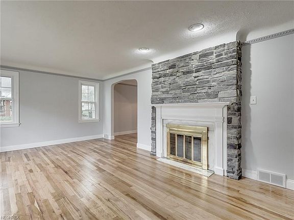 5th image of 4956 Edsal Dr