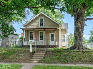 906 W 14th St, Davenport, IA 52804