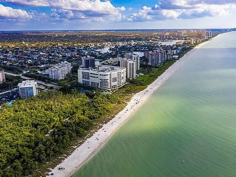 Walking distance from Vanderbilt Beach