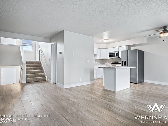 3rd image of 227 Westhills Loop