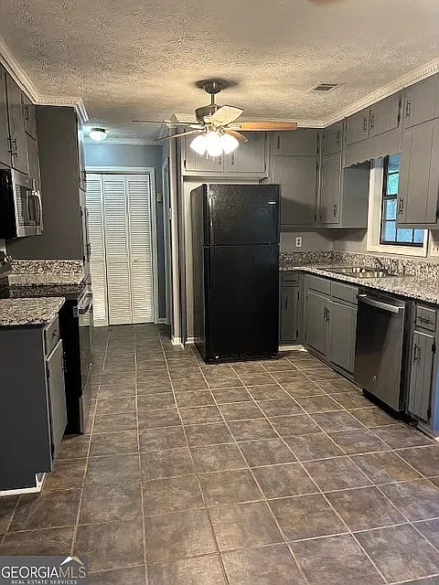 4 bed, 1650 sqft, $2,000 — Photo 3