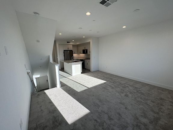 3rd image of 9877 Macarthur Blvd Unit B