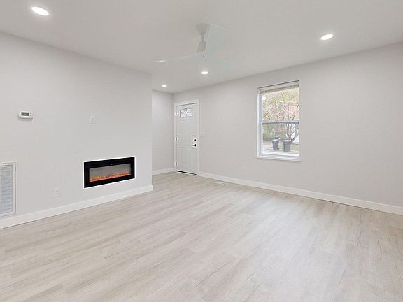 4th image of 110 Stokesland Ave