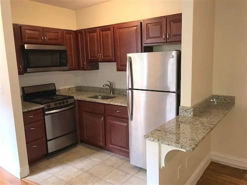 4 Craigie St #1A
