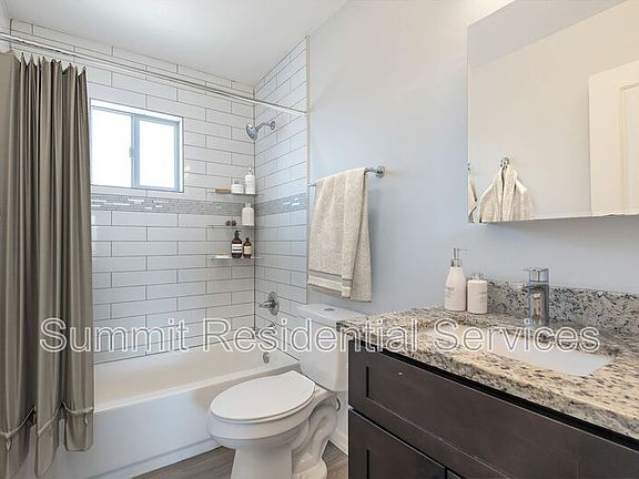 5th image of 838 E 9th St Unit 29/30