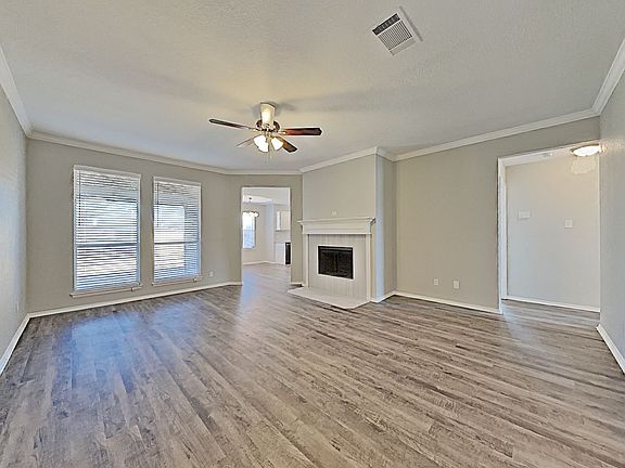 4th image of 716 Creekview Dr