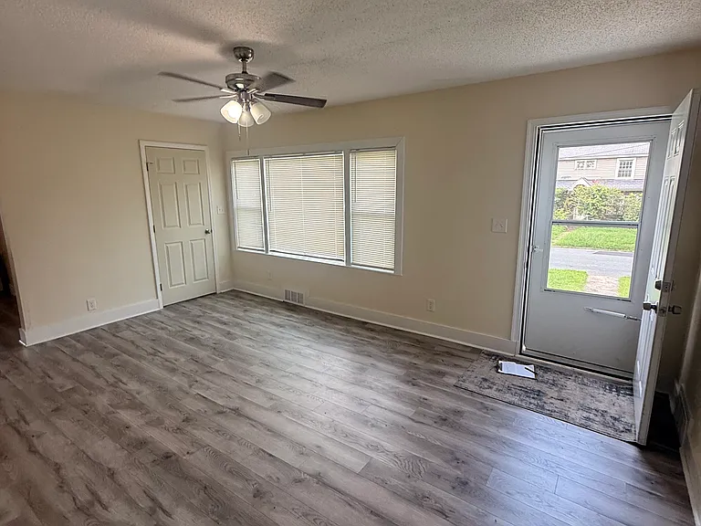 209 Highland Ave — Photo 5