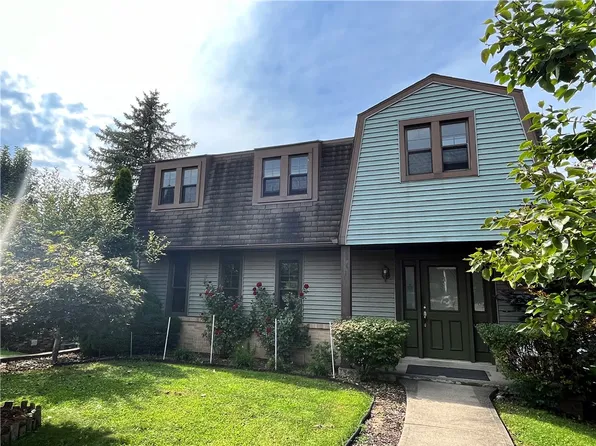 119 Macbeth Dr, Lower Burrell, PA 15068