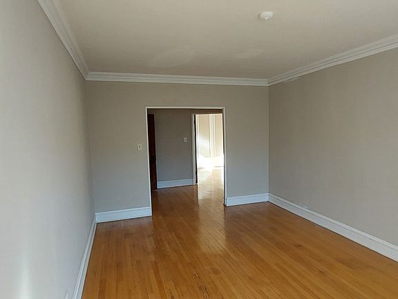 5th image of 3456 N Oakland Ave APT 5