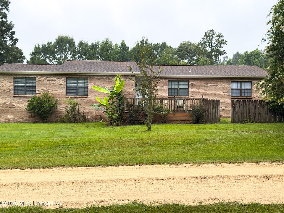 1st image of 30 Lakeshore Dr