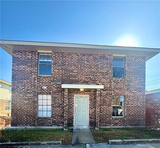 1st image of 906 Jeffrey Ct #D