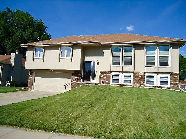 1st image of 2205 N 129th St