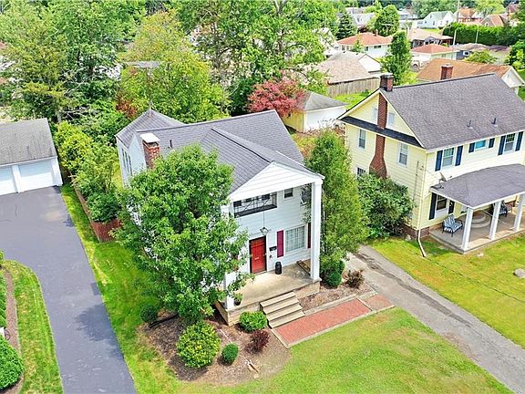 3rd image of 167 Trumbull Ave SE