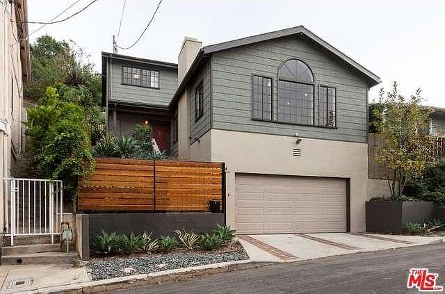 1st image of 1090 Oban Dr