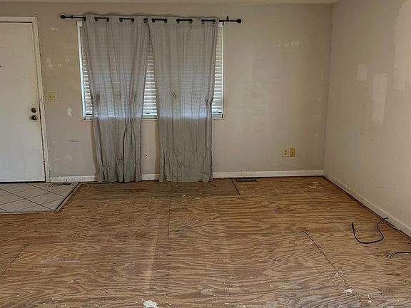 2nd image of 7393 Saxony Dr