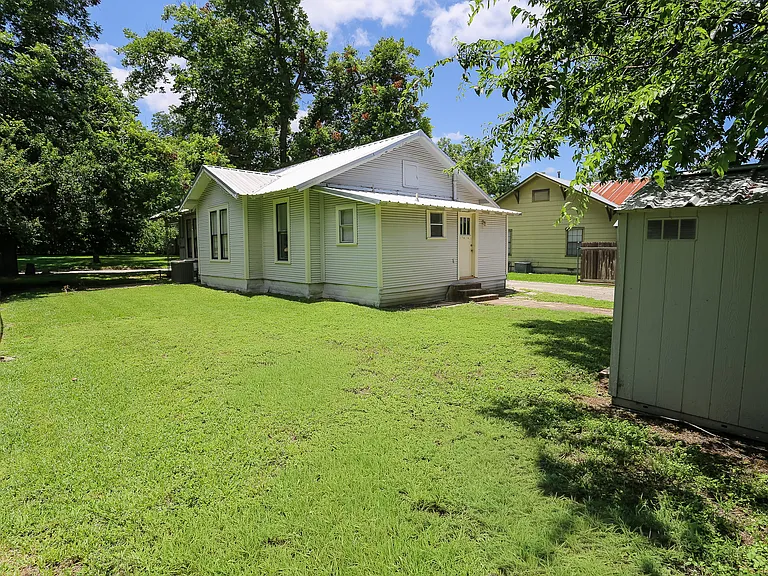 271 S Willow Ave — Photo 41