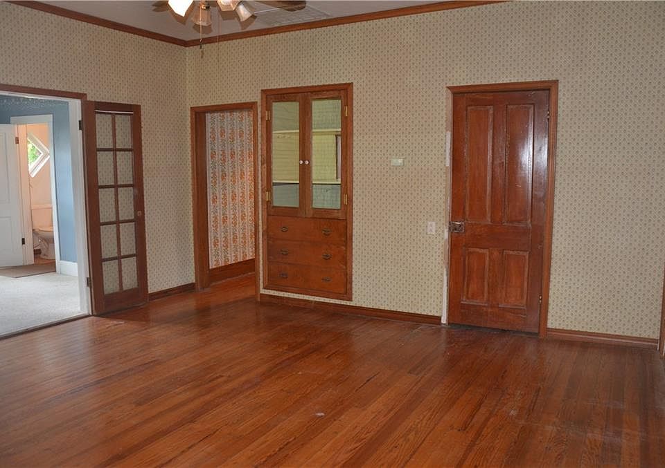 1st image of 414 NW 4th St