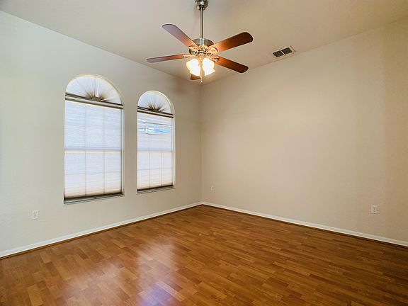 2nd image of 2840 Majestic Isle Dr