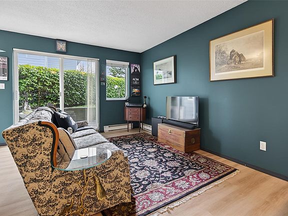 4th image of 698 Aspen Rd #102C