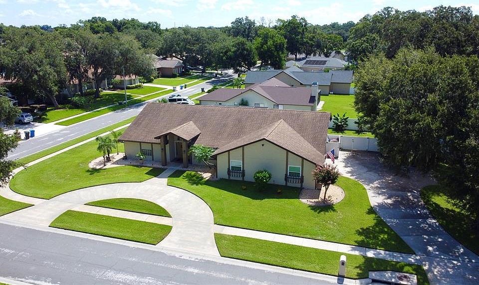 1st image of 1109 Hunt Club Ln