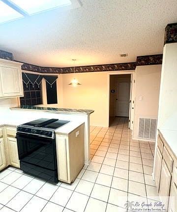 4th image of 4802 Lakeway Dr